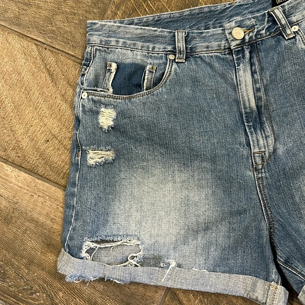 BLANKNYC Distressed Denim Shorts Size 31 High Rise Cuffed Hem Medium Wash